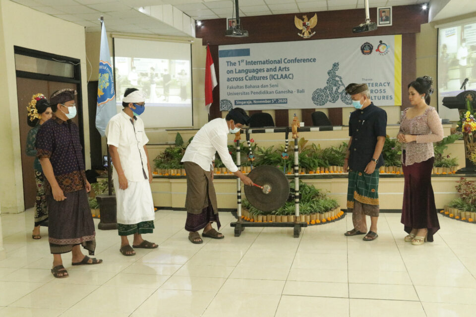 Pembukaan ICLAAC Fakultas Bahasa dan Seni Undiksha Tahun 2020
